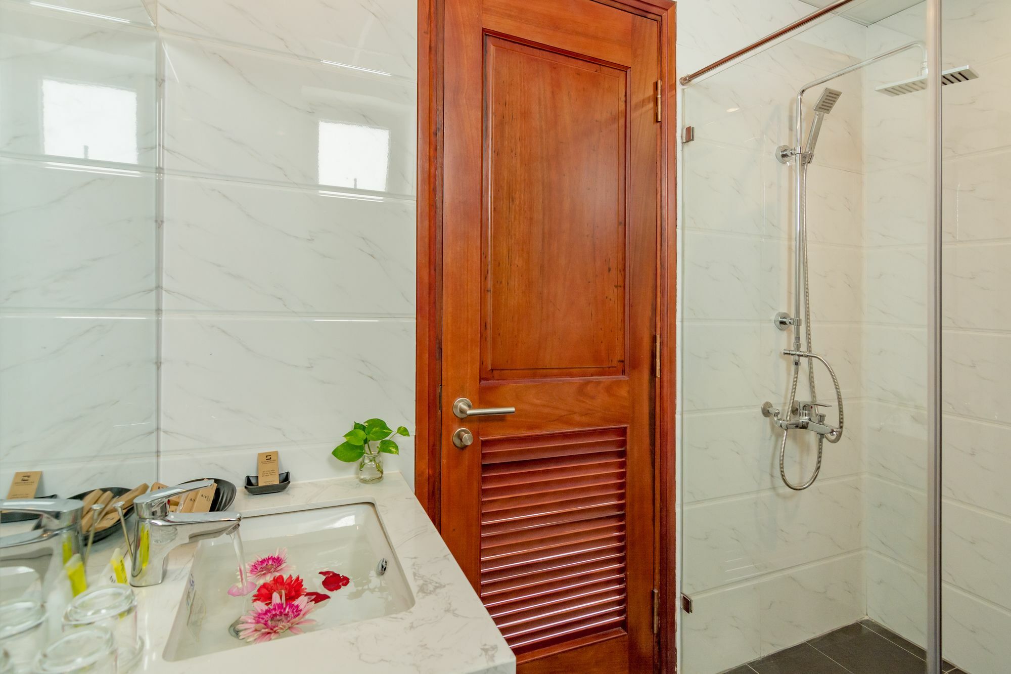 Salamander Apartment Hotel Da Nang Zewnętrze zdjęcie